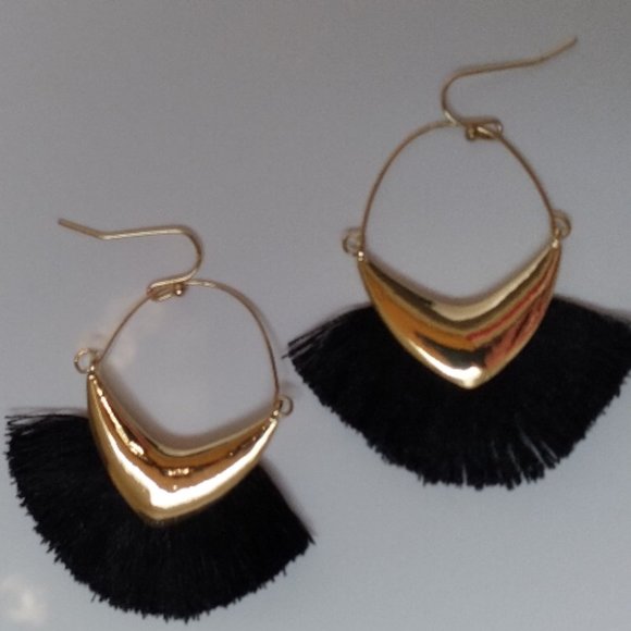 Gold Hoop  Fringe Earrings NWT - Picture 2 of 6